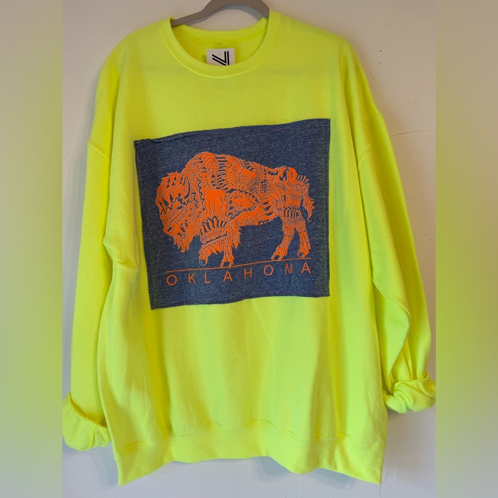 NWT OOAK UPCYCLED OKLAHOMA BUFFALO GRAPHIC TEE & NEON YELLOW SWEATSHIRT SZ 2XL
